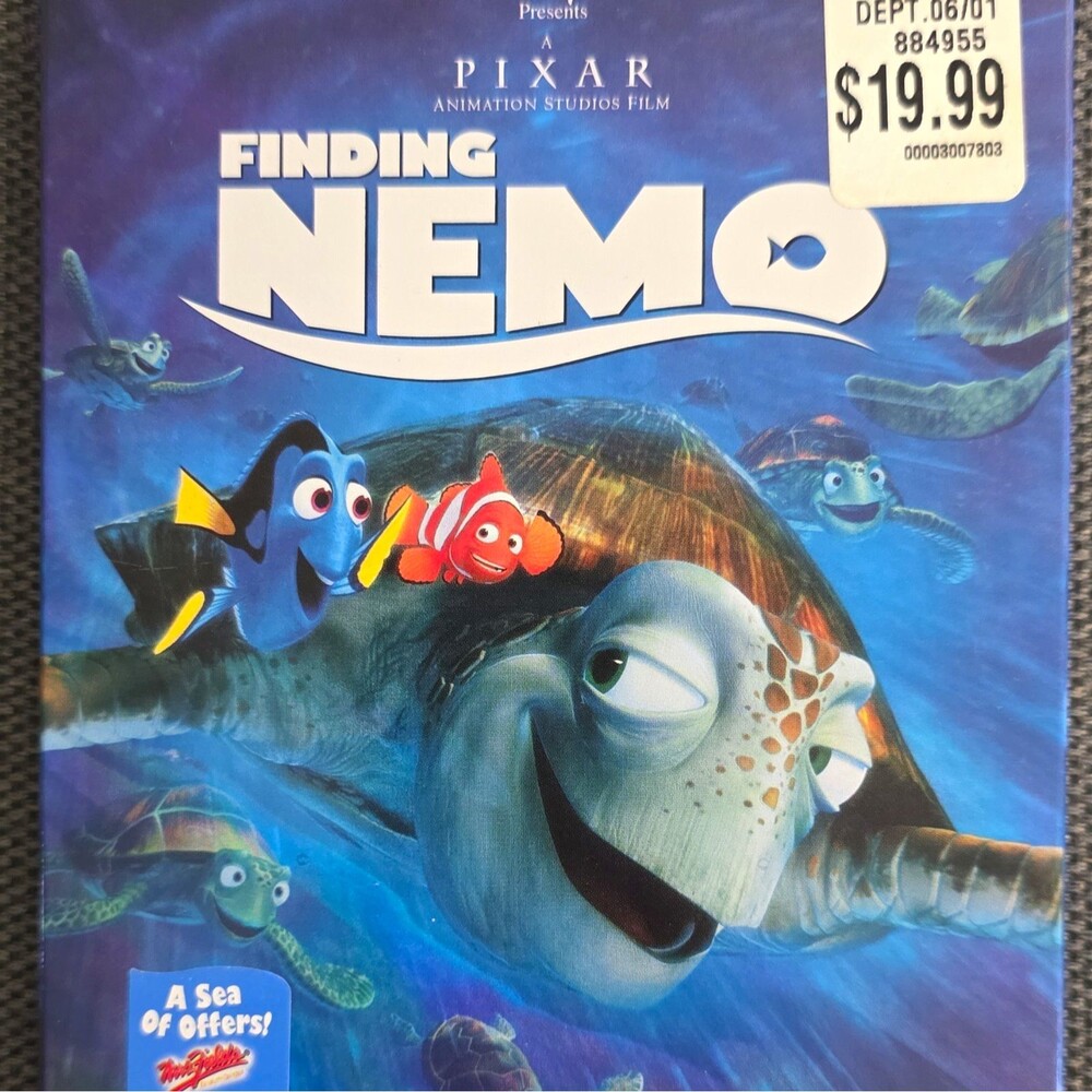 Disney Pixar Finding Nemo Collector's Edition 2-Disc DVD Widescreen (NTSC)